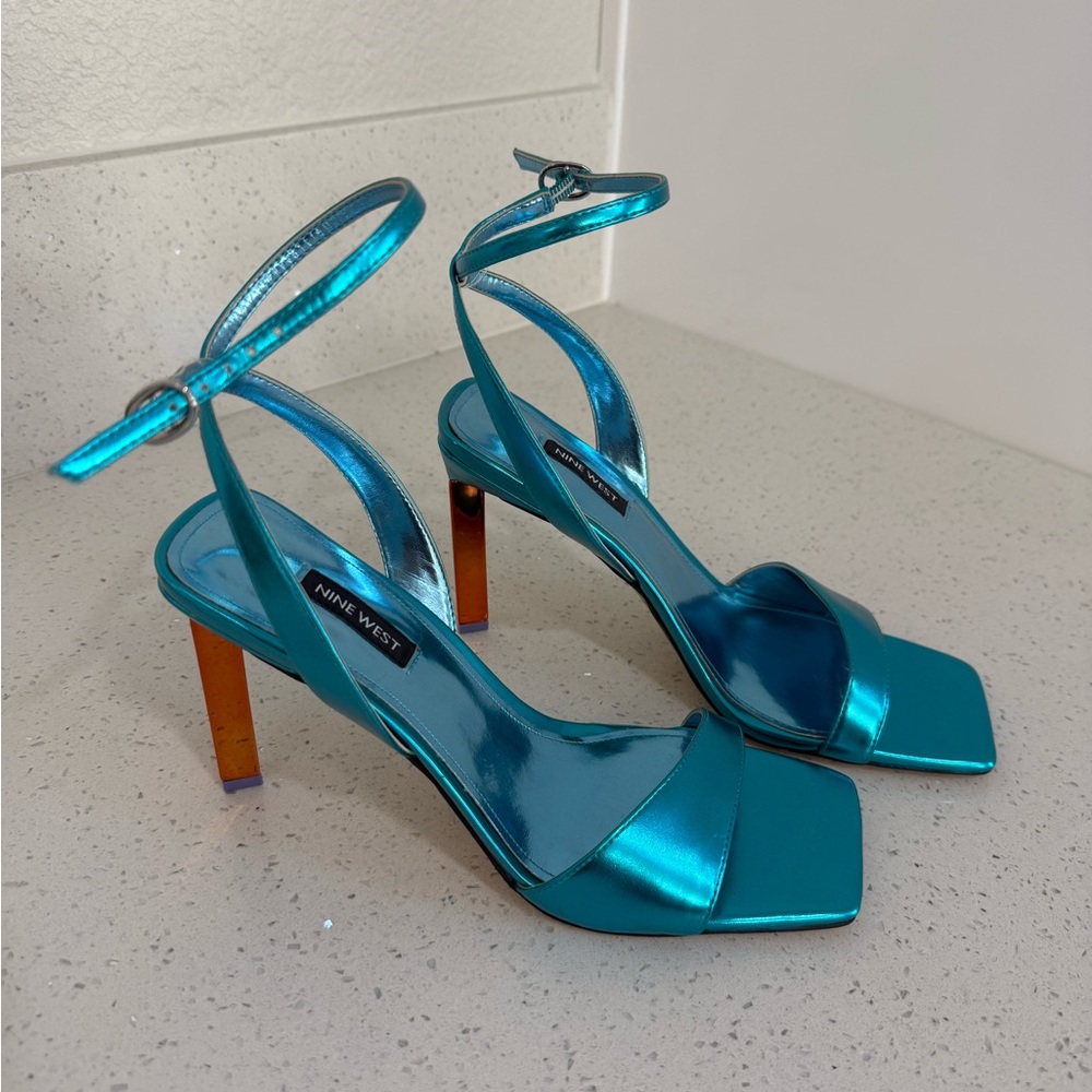 Nine West Metallic Blue Strappy Sandals – Size 9 – New